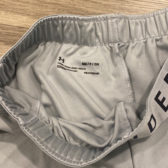 Under armour shorts - Picture 2 of 3